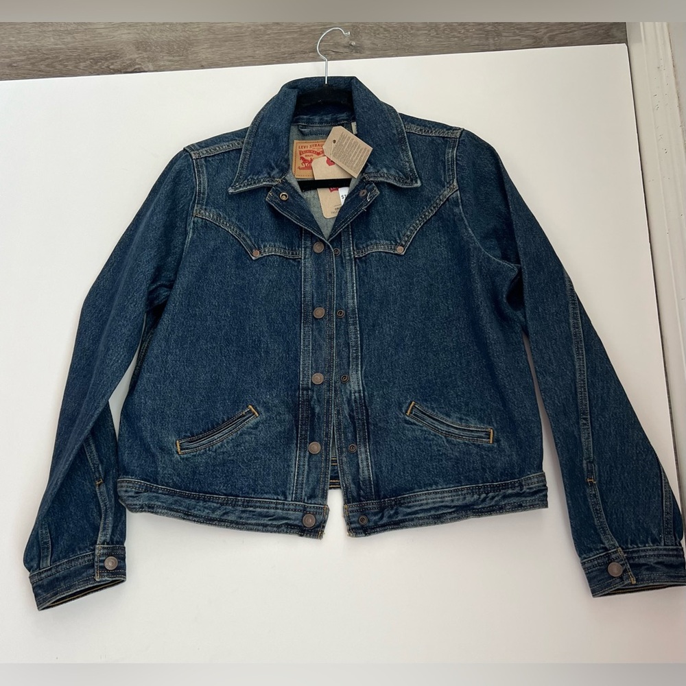 Original Levi’s Trucker Jacket in medium wash.